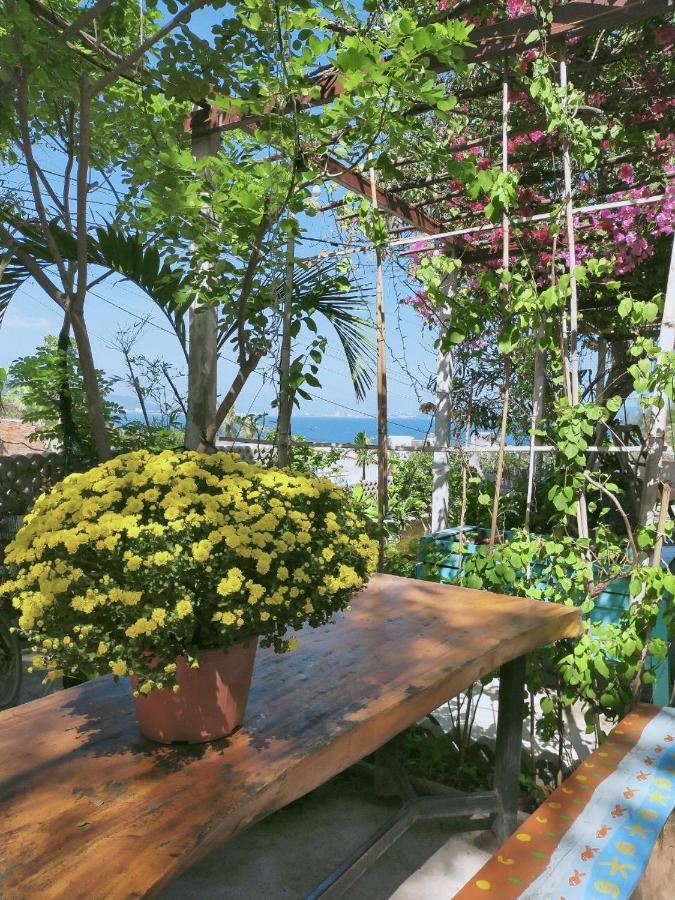 Confetti House Hotel Quy Nhon Exterior foto